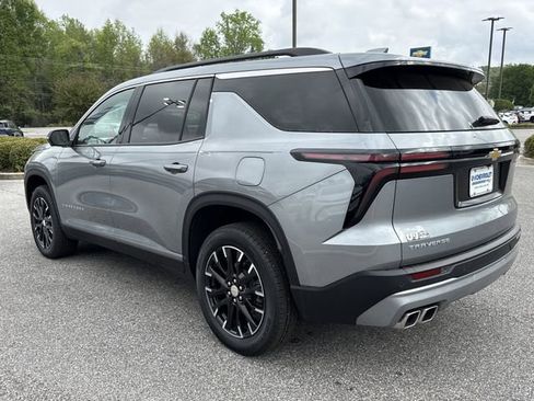 Used 2025 Chevrolet Traverse LT w/ Sun and Wheel Package image 5