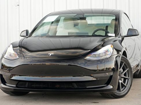 Used 2022 Tesla Model 3 image 3
