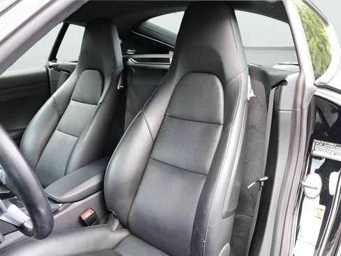 Used 2019 Porsche 718 Cayman RWD image 5