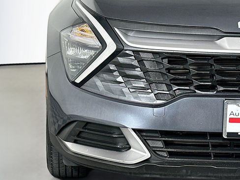 Used 2023 Kia Sportage LX image 16