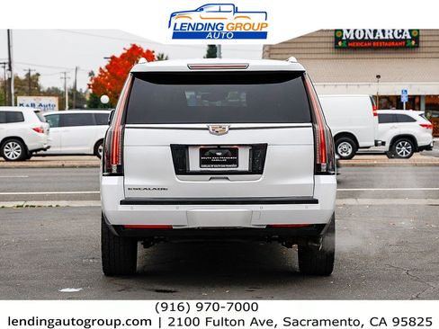 Used 2016 Cadillac Escalade ESV Platinum image 3