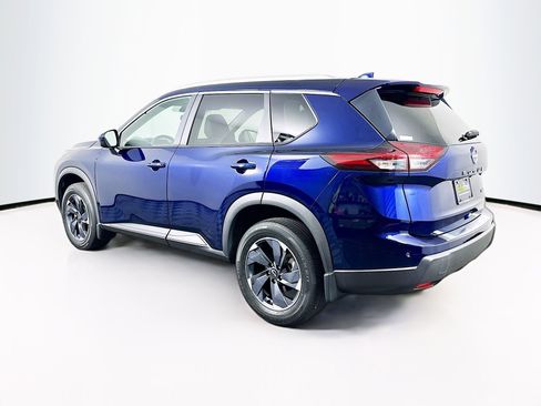 Used 2024 Nissan Rogue SV w/ SV Premium Package FWD image 5