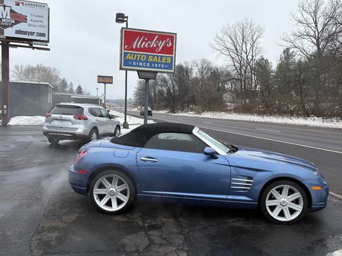 Used 2005 Chrysler Crossfire Limited image 1