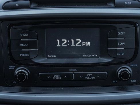 Used 2017 Kia Sorento LX image 18