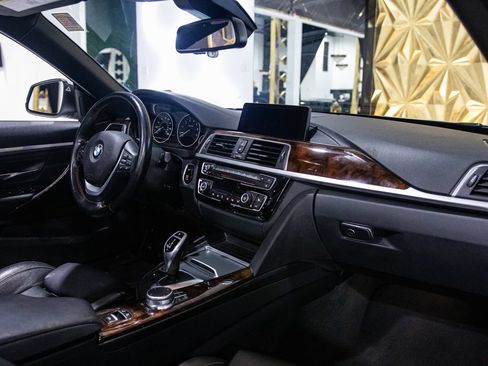 Used 2019 BMW 430i xDrive Convertible w/ Convenience Package AWD/4WD image 17