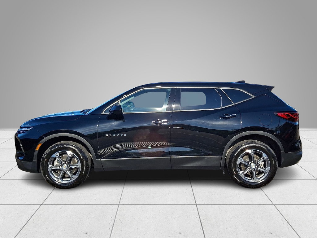 Used 2025 Chevrolet Blazer LT AWD/4WD image 9