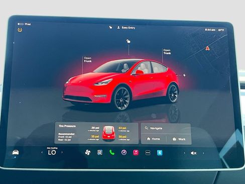 Used 2024 Tesla Model Y Long Range AWD/4WD image 14