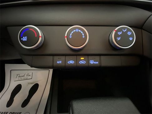 Used 2025 Hyundai Elantra SE w/ Cargo Package image 18