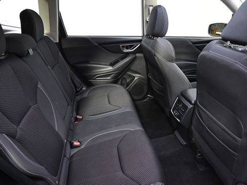 Used 2019 Subaru Forester Premium AWD/4WD image 14