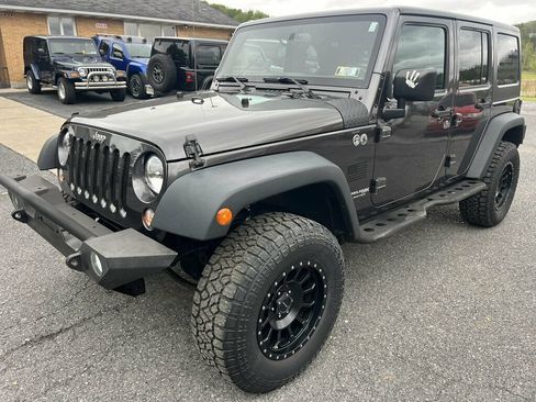 Used 2018 Jeep Wrangler Unlimited Sport S AWD/4WD image 7
