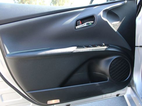 Used 2017 Toyota Prius Prime Advanced FWD image 6