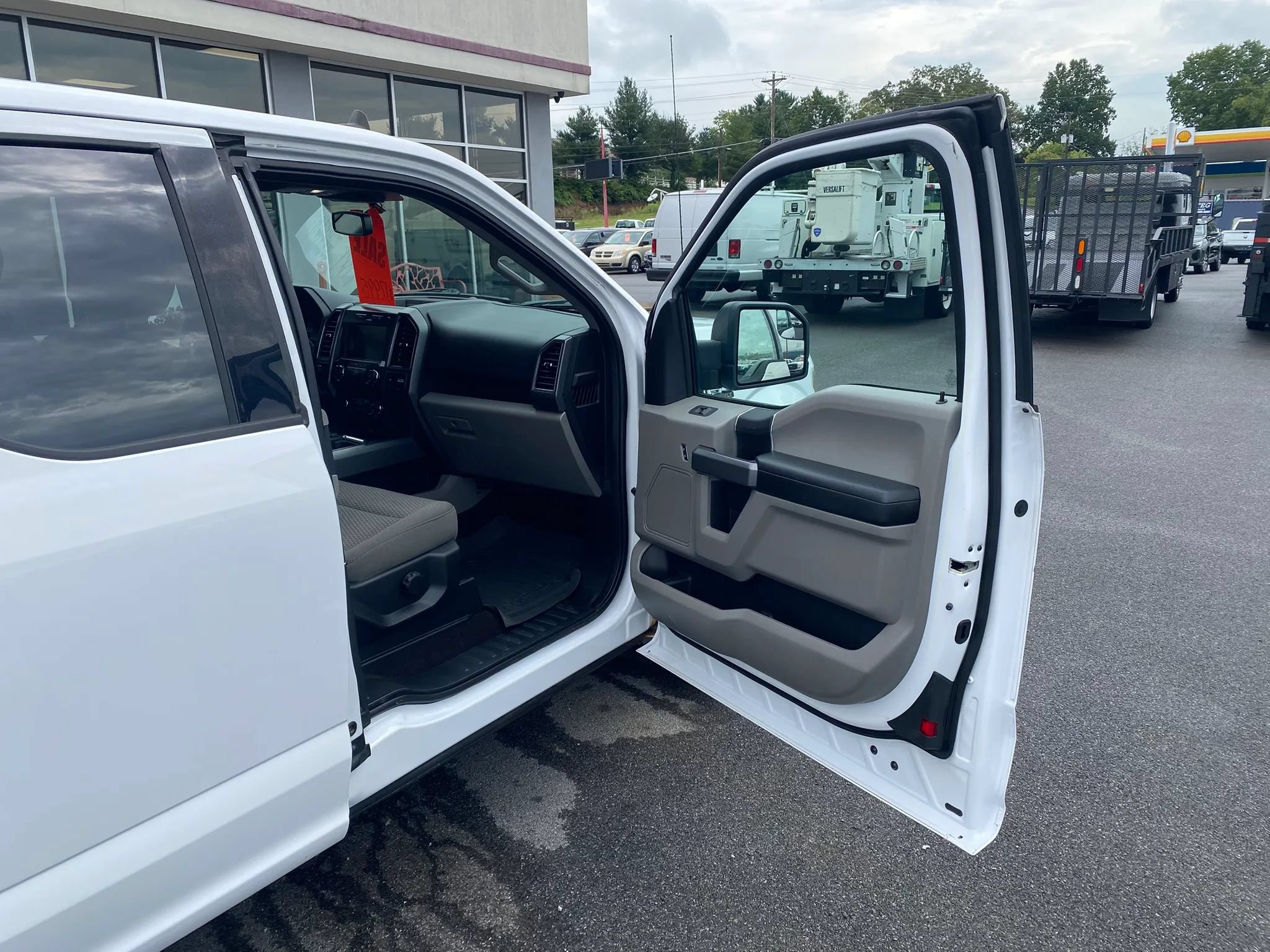 Used 2019 Ford F150 XLT w/ Equipment Group 301A Mid RWD image 19