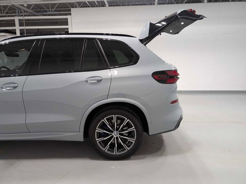 Used 2024 BMW X5 xDrive40i w/ M Sport Package AWD/4WD image 11