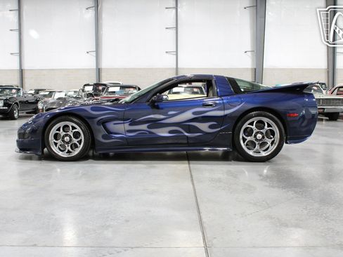 Used 2000 Chevrolet Corvette Coupe image 23