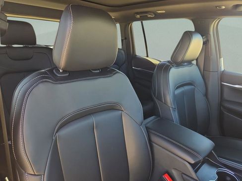 New 2026 Jeep Grand Cherokee Limited AWD/4WD image 32