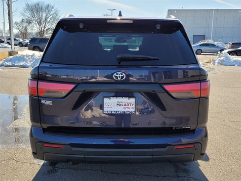 Used 2025 Toyota Sequoia SR5 image 10