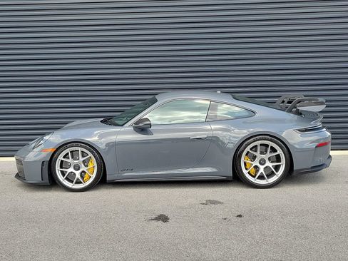 Certified 2025 Porsche 911 GT3 RWD image 2