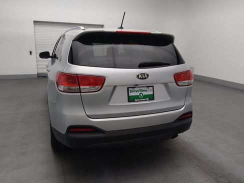 Used 2017 Kia Sorento AWD image 6