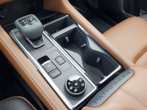 Used 2022 Nissan Pathfinder Platinum w/ Cargo Package image 33