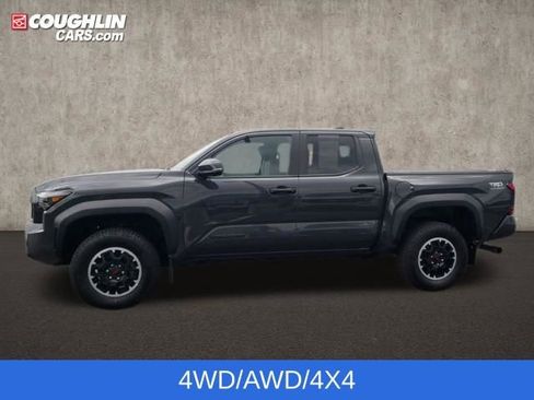 Used 2024 Toyota Tacoma TRD Off-Road w/ TRD Off Road Premium Package image 5