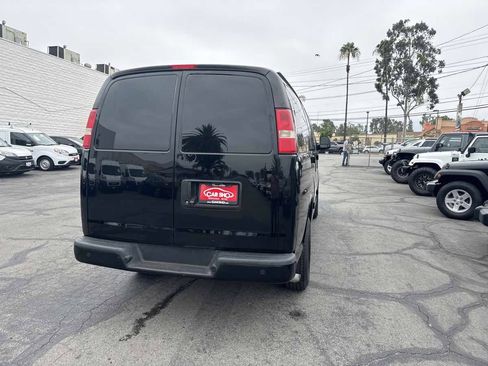 Used 2016 Chevrolet Express 2500 RWD image 6