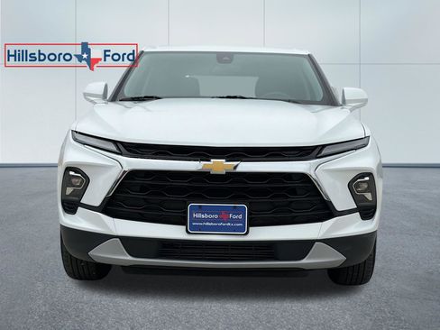 Used 2023 Chevrolet Blazer LT FWD image 2