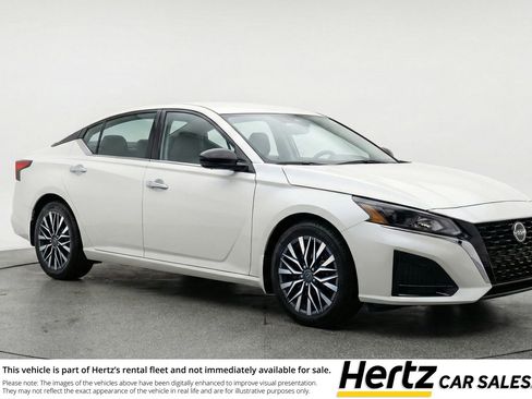 Used 2025 Nissan Altima 2.5 SV FWD image 1