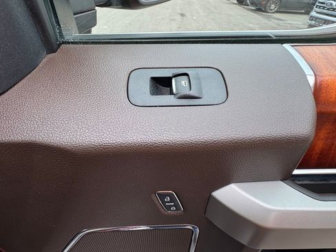 Used 2019 Ford F250 King Ranch w/ Chrome Package image 31