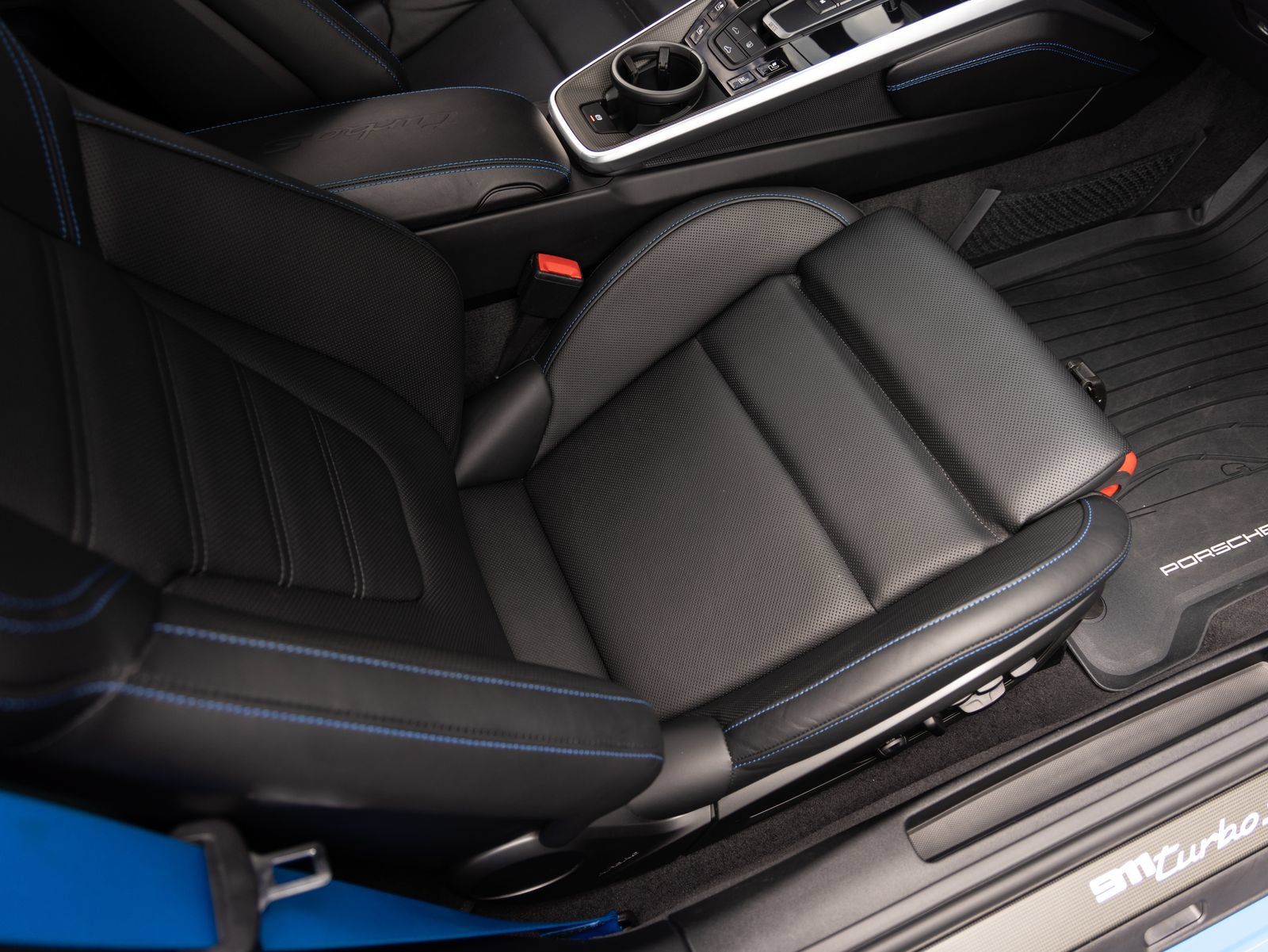 Certified 2022 Porsche 911 Turbo S AWD/4WD image 32