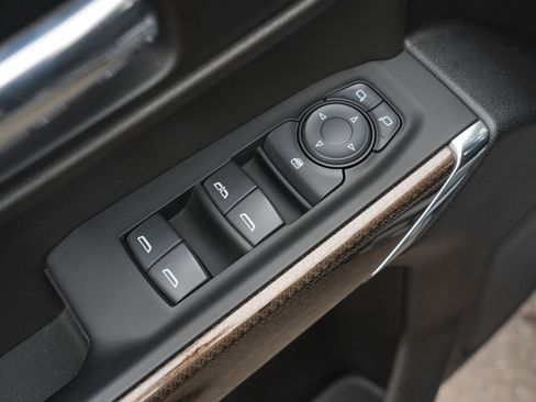 Used 2022 Chevrolet Silverado 1500 LT AWD/4WD image 16