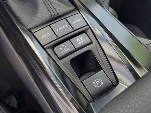 Used 2025 Toyota Camry LE image 8