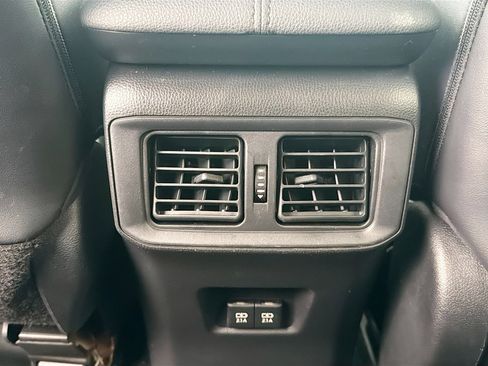 Used 2020 Toyota RAV4 XLE Premium image 21