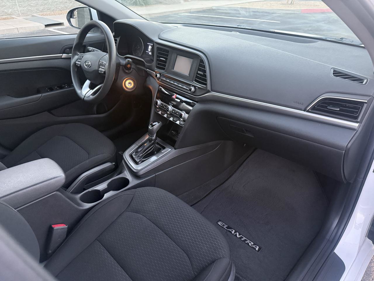 Used 2020 Hyundai Elantra SE w/ Cargo Package (C1) FWD image 18