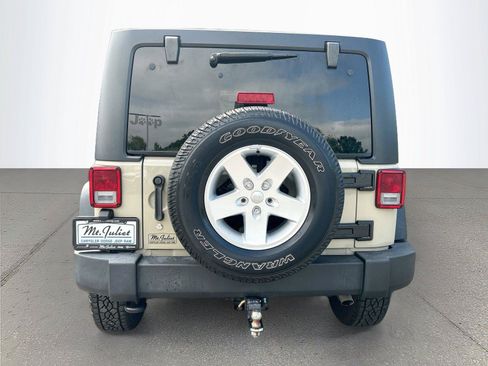 Used 2017 Jeep Wrangler Unlimited Sport w/ Quick Order Package 24S AWD/4WD image 5