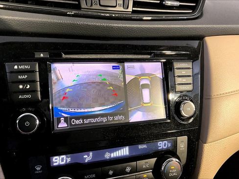 Used 2018 Nissan Rogue SV w/ Sun & Sound Touring Package AWD/4WD image 29
