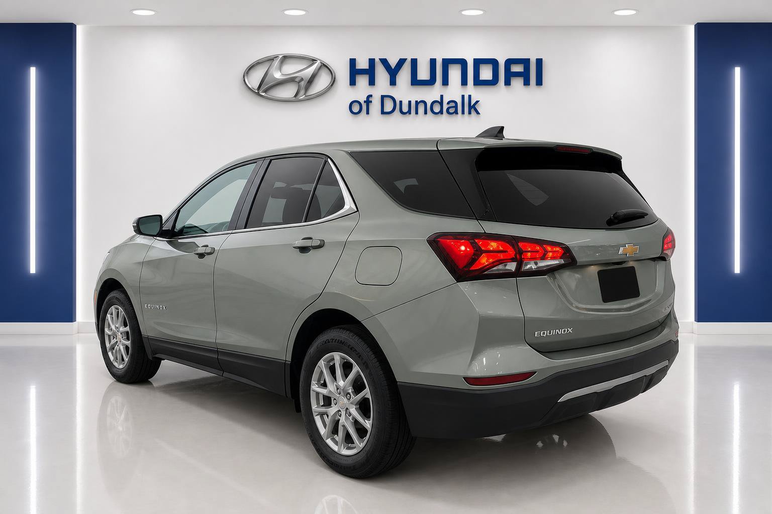 Used 2022 Chevrolet Equinox LT AWD/4WD image 2