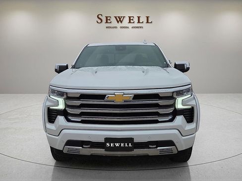 Used 2024 Chevrolet Silverado 1500 High Country AWD/4WD image 8