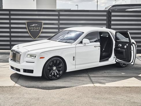 Used 2018 Rolls-Royce Ghost RWD image 5