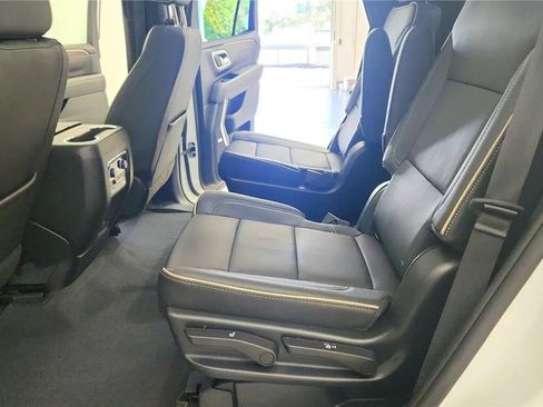 Used 2023 Chevrolet Tahoe Premier w/ Premium Package AWD/4WD image 34