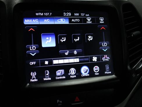 Used 2018 Jeep Cherokee Trailhawk w/ Comfort/Convenience Group image 27