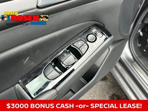 New 2025 Nissan Altima 2.5 SR w/ SR Premium Package image 11