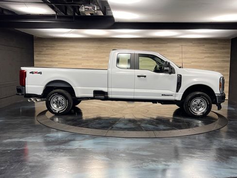 Used 2024 Ford F250 XL w/ XL Chrome Package image 18