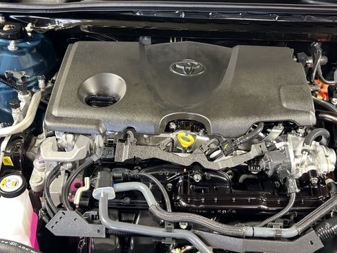 Used 2025 Toyota Camry SE w/ Convenience Package FWD image 30