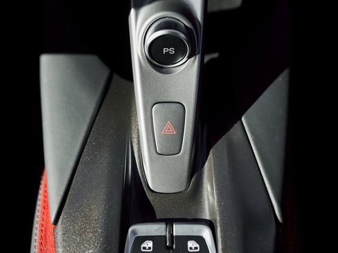 Used 2018 Ferrari 812 Superfast image 66