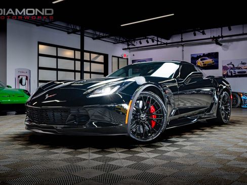 Used 2015 Chevrolet Corvette Z06 w/ 3LZ Preferred Equipment Group RWD image 28