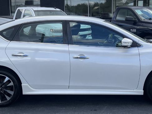 Used 2019 Nissan Sentra SR image 7