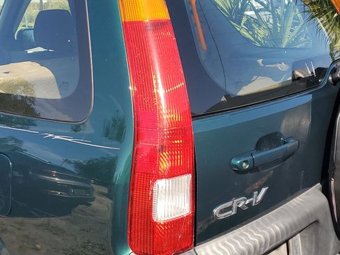Used 2004 Honda CR-V LX image 8