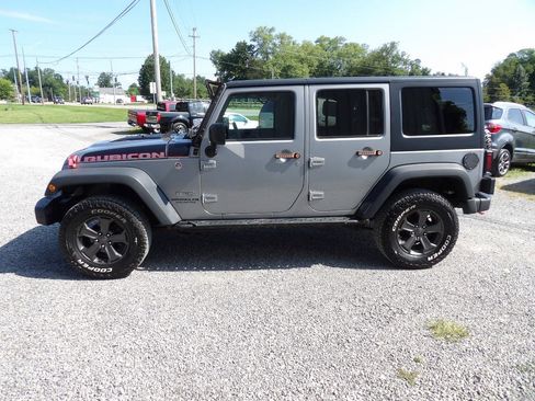 Used 2017 Jeep Wrangler Unlimited Rubicon AWD/4WD image 3