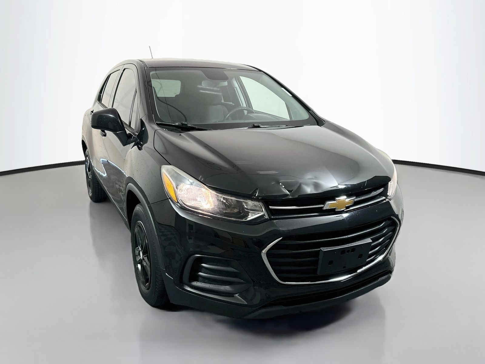 Used 2020 Chevrolet Trax LS w/ Tint and Cruise Package FWD image 1