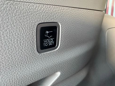 Used 2023 Jeep Wagoneer L Series III w/ Premium Group I image 20